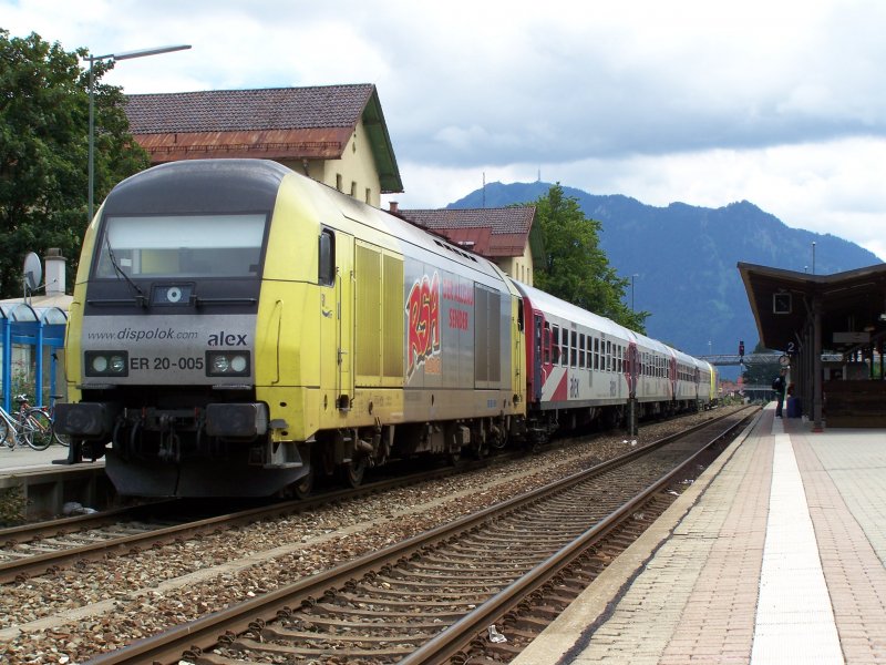 ER 20-005  RSA  fuhr am 30.Juli 2007 mit dem Allguexpress(ALX) von Oberstdorf nach Mnchen Hbf, hier in Immenstadt(Allgu).
Am Ende hing einer weitere ER 20. 