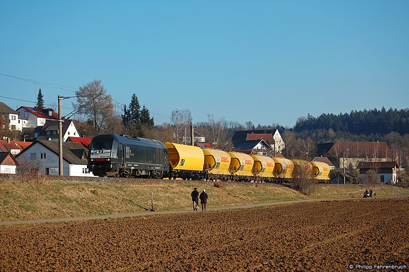 ER 20-008 bringt zur Mittagszeit des 03.01.08 den Josera-Zug nach Kleinheubach, aufgenommen in Hhe Rindelbach an der Oberen Jagsttalbahn (KBS 786).