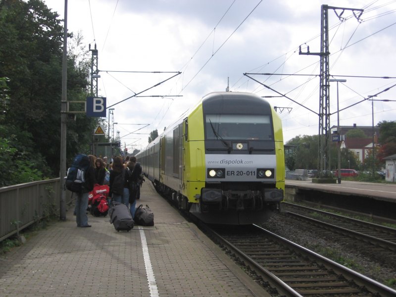 ER 20-011 fhrt am 01.10.2007 mit der NOB von Hamburg-Altona nach Westerland (Sylt) in Elmshorn ein