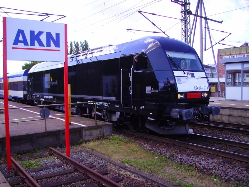 ER 20-014 mit der NOB nach Westerland in Elmshorn am 21.06.08. Leider nur ein Notschuss.