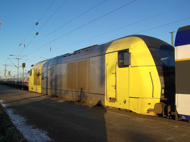 ER 20-015 sonnt sich am 2.01.09 in Hamburg-Altona, bevor sie die NOB 80518 nach Westerland (Sylt) bringen wird.
