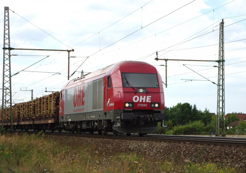 Er hatte schwer zu kmpfen, der Herkules 270082 der OHE, in Fahrtrichtung Seelze. Aufgenommen am 27.08.2009 bei Dedensen/Gmmer.