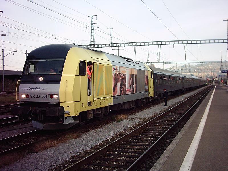 ER20 mit Werbung  Eisenbahn Romantik  am 2510.2005 mit einem Sonderzug von Oldenburg nach Landquart(CH) in St. Margrethen.