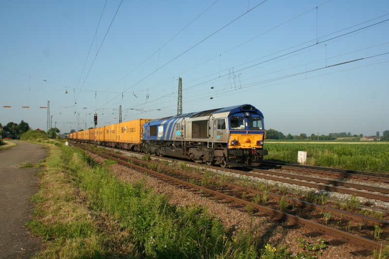 ERSR 6614 vor Containerganzzug am 18.6.2008 in Niederschopfheim.