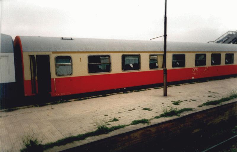 Erster- Klasse- Waggon vom Zug No.30: Aleppo-Damaskus-Aleppo.
(Damaskus-Mai.2002)
