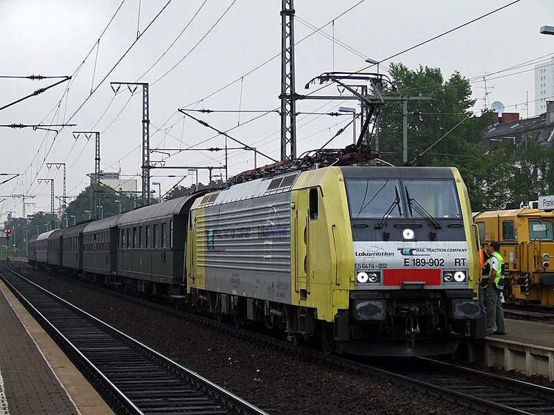 ES 64 F4-002 am 01.10.06 in Frankfurt/Main-Sd.