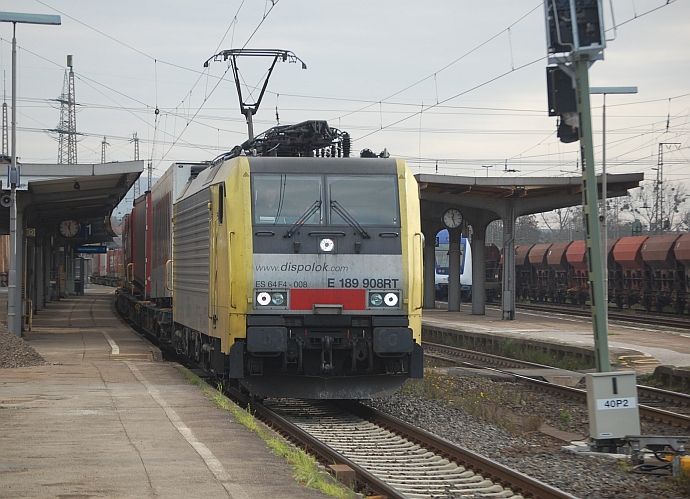 ES 64 F4-008 (189 908) mit DGS 40572 nach Padborg am 8.11.2009 in Kreiensen