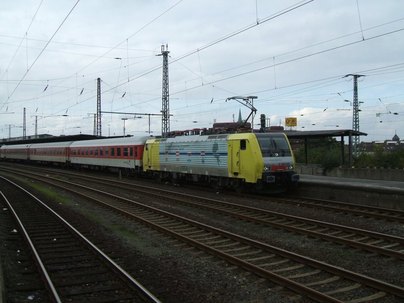 ES 64 F4 020 /E189 920 mit Autozug,Ankunft in Dortmund Hbf.
(30.09.2007)