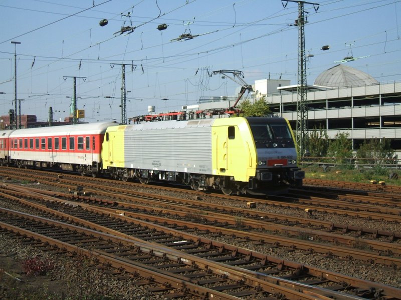 ES 64 F4-032 (E 189 932) mit 4 DB Autozug-Mittelwagen und 4 DB Nachtzug-Wagen im Dortmunder Hbf,bei der Ausfahrt zum BBW Dortmund.(10.2007) 