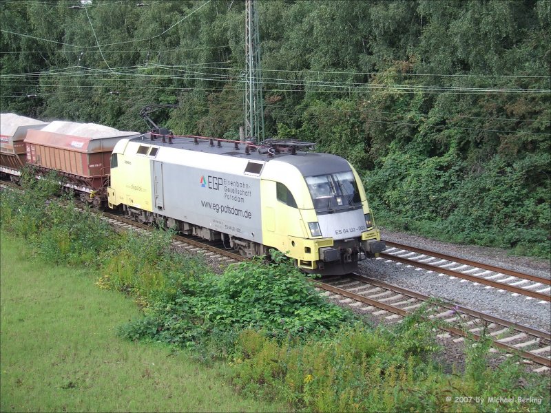 ES 64 U2-002 der Eisenbahn Gesellschaft Potsdam (EGP) durchfhrt mit einem Sandzug Bottrop. 11.9.07