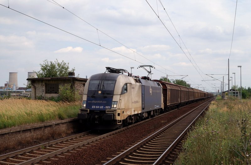 ES 64 U2 - 021 der Wiener Lokalbahn mit einem G�terzug in Leuna Werke S�d (04.08.2007)