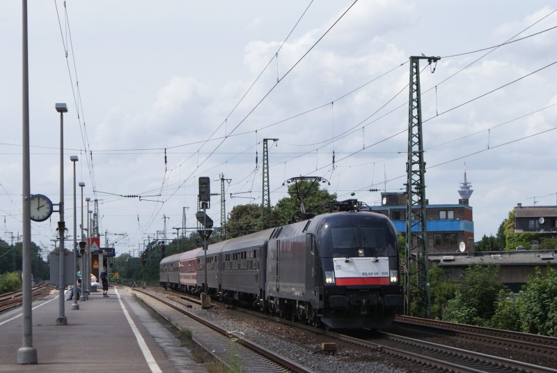 ES 64 U2-026 mit dem DPE 99816 bei der Durchfahrt in Dsseldorf Oberbilk am 06.07.2008