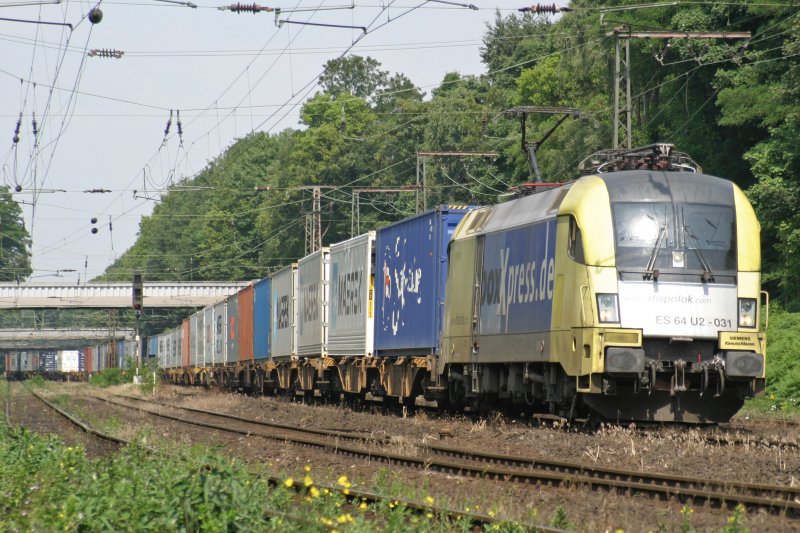ES 64 U2-031 (Boxxpress) durchfhrt am 25.6.09 Duisburg-Neudorf
