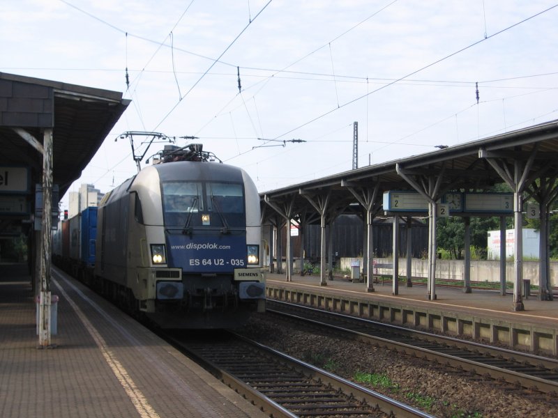 ES 64 U2-035 Dispolok geleast von Khne+Nagel durchfhrt Bonn-Beul am 12.08.2007 mit einem Gterzug.