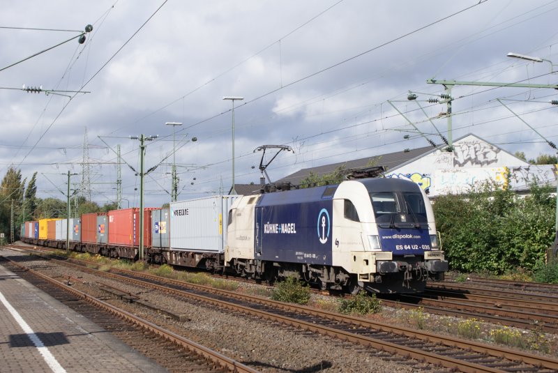 ES 64 U2-035 Khne + Nagel mit einem Cotnainerzug in Dsseldorf Eller am 01.10.2008