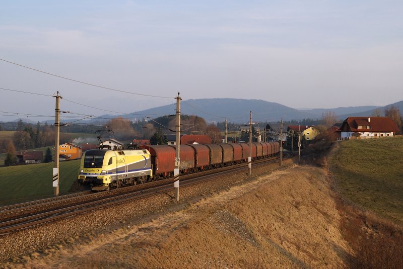 ES 64 U2 - 040 (CargoServ) mit einem Gterzug bei Pndorf (28.02.2008)