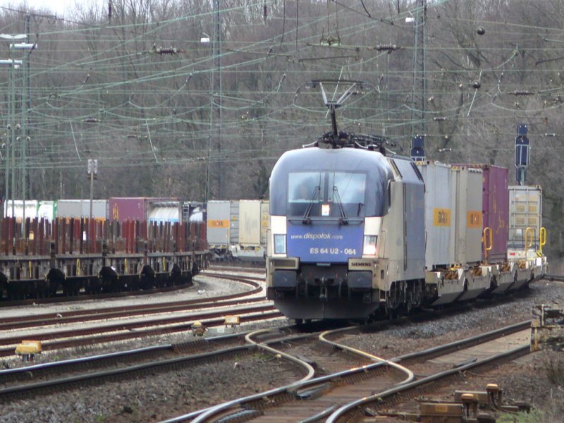 ES 64 U2-064 bei der Durchfahrt in Duisburg-Entenfang am 15.3.2009 
