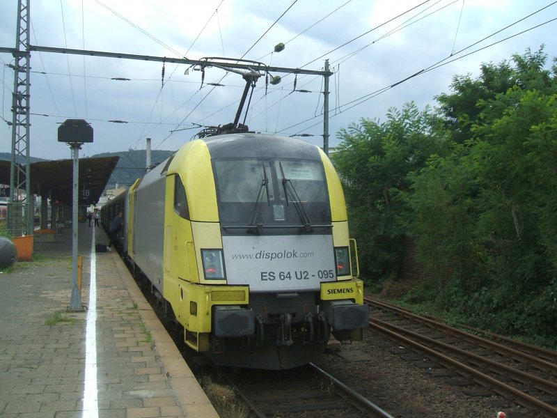 ES 64 U2-095 alias 182 595-9  wird die RB 40 von 
Hagen nach Essen ziehen,im Schub die ES 64 U2-045