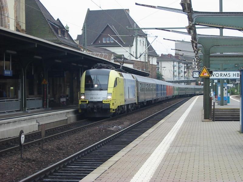ES 64 U2-096 mit Sonderzug in Worms Hbf.