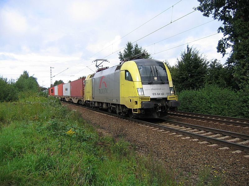 ES 64 U2-097 mit Containerzug 

GUB Hannover Limmer,08.09.2007