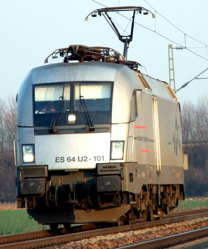 ES 64 U2-101 am 21.2.2007 auf dem Weg nach Regensburg.