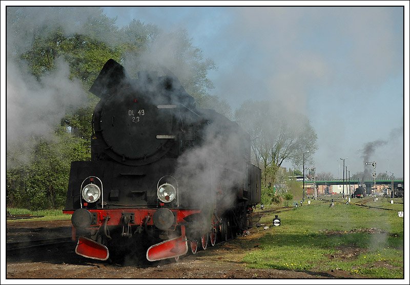 Es hat nur den Anschein, aber Ol49-23 war am Vormittag des 2.5.2008 in Wolsztyn noch nicht unter Dampf.

