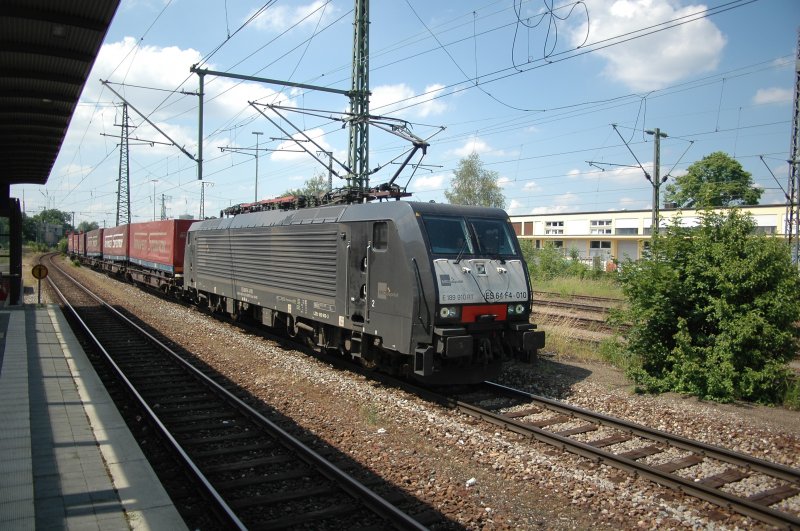 ES64 F4-010 am 10.06.08 mit dem Winner gen Brenner in M�nchen-Trudering