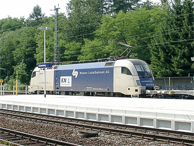 ES64 U2-020 der Wiener Lokalbahnen durchfhrt mit einem Gterzug Eichenberg in Richtung Bebra
