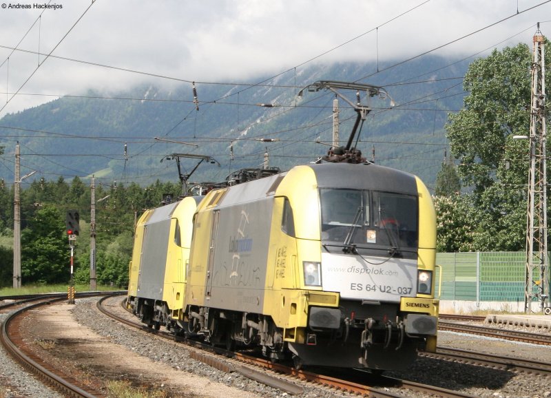 ES64 U2 037 und 074 noch im Dispodesign als Tfzf bei der Durchfahtr Brixxlegg(A) am 23.5.08.Falls es eine besser passende Kategorie gibt bitte sagen  