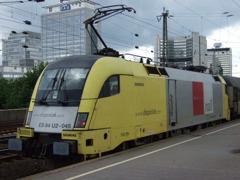ES64 U2-045 steht am Essener HBF zur Rckfahrt nach Hagen bereit (03.07.07)