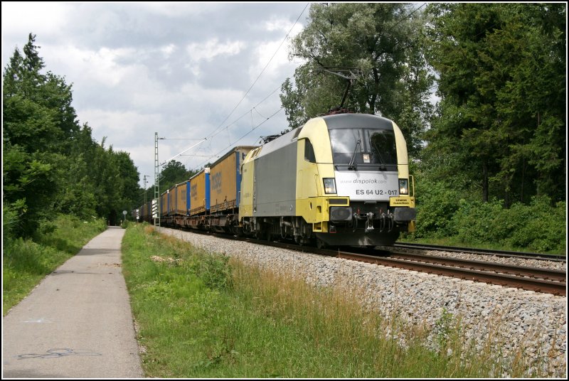ES64U2-017 bringt am 27.06.07 den DGS 43101  TRANSPED-EXPRESS  von Wanne-Eickel nach Verona. Am Zugschluss luft 482 047  kalt  mit. Gru an den Lokfhrer fr das Signalhorn.