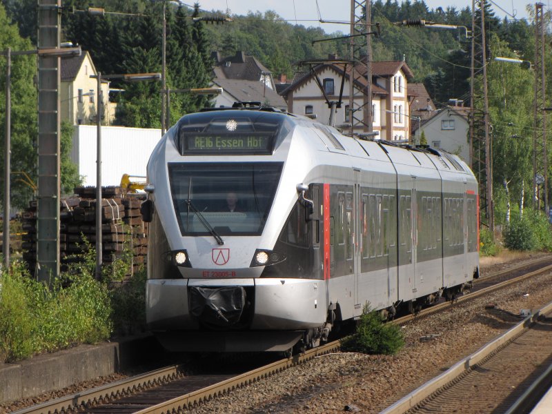 ET 23005 von Abellio am 26.08.09 mit einem Regionalexpress nach Essen Hbf in Kreuztal.