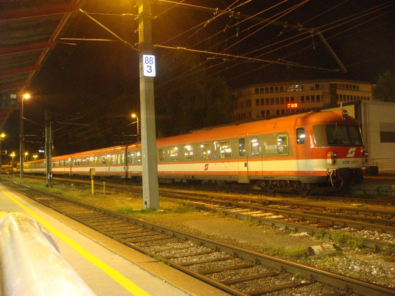 ET 4010 007 von der anderen Seite am 22.09.2007 im Hbf Salzburg.
