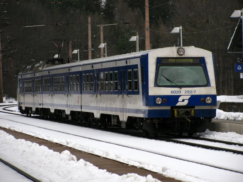 ET 4020 bei der Einfahrt in Breitenstein am 27.02.2009