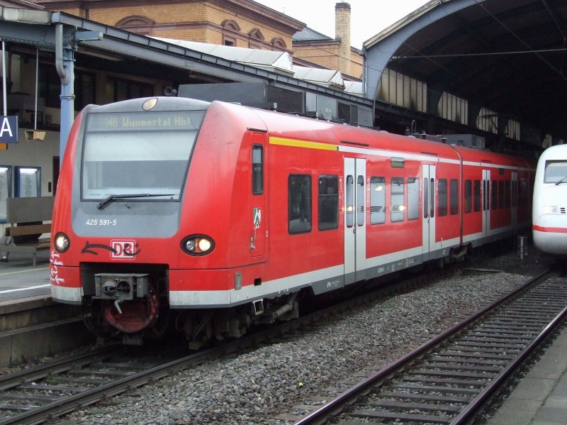 ET 425 091 fhrt als RB 48 nach Wuppertal Hbf im Hauptbahnhof Bonn ein (03.01.2008)