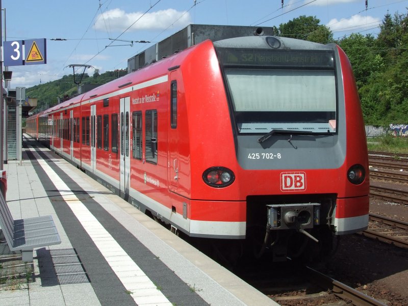 ET 425 202  Neustadt a. d. Weinstrae  steht am 18.08.2008 in Mosbach-Neckarelz.