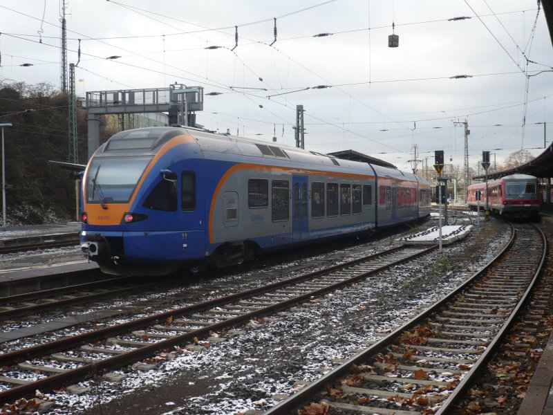 ET 428 051 von Cantus bei einer Sonderfahrt in Gieen.Wahrscheinlich  war dieser Flirttiebwagen in Gieen um die Strecke nach Siegen zu erkunden,weil die HLB die Ausschreibung des Main-Lahn-Sieg-Netzes gewohnen hat.(Bild von 22.11.2008)