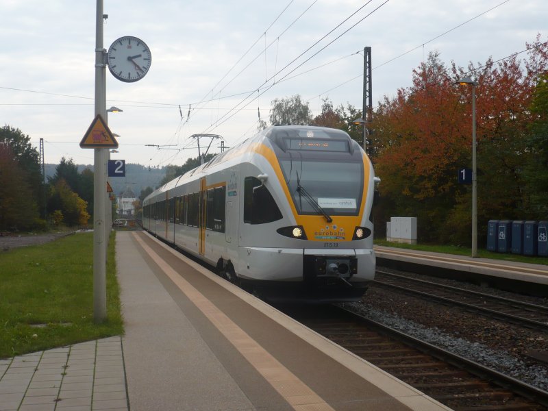 ET 5.19 von der Eurobahn fhrt am 08.10.2008 als CAN 31922 von Bad Hersfeld zur weiterfahrt nach Kassel Hbf in Melsungen ein.Die Eurobahn hat seine Flirttriebwagen bis zum Fahrplanwechsel Ende 2008  
bei Cantus im Planbetrieb getestet.  