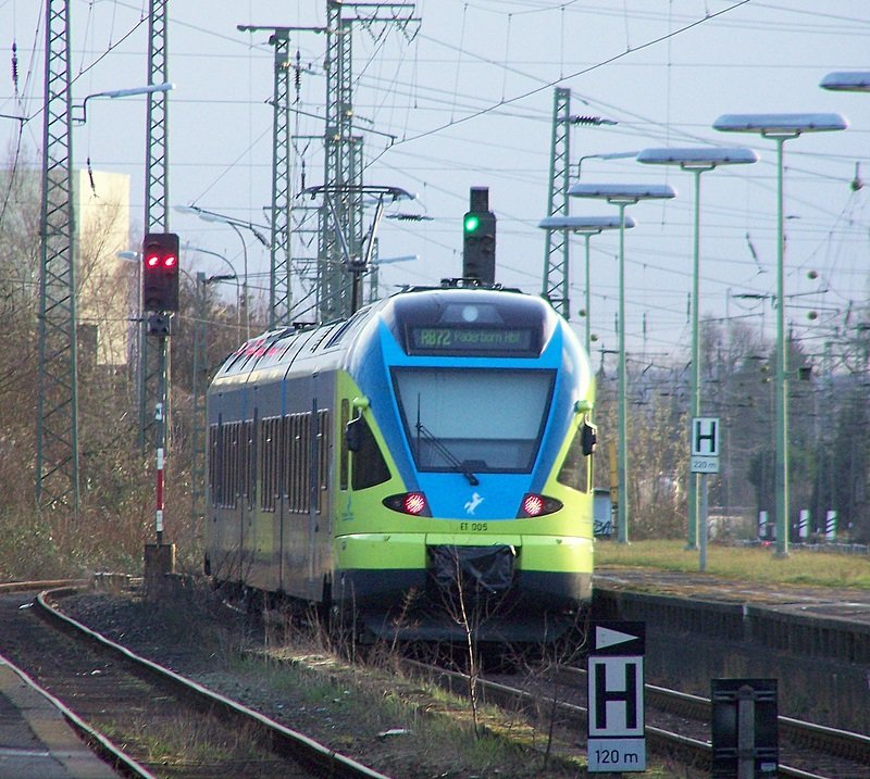 ET005 verlsst in Richtung Detmold, Paderborn den Bahnhof Herford am 18.03.08