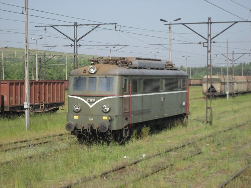 ET21-57 am 10.06.2008 in Trzebinia.