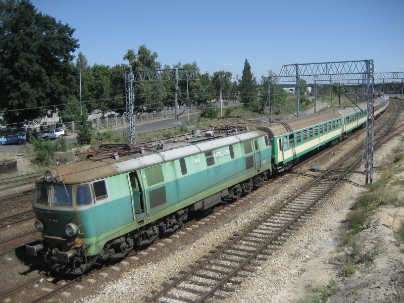 ET22-1087 mit einem Personenzug am 31.07.2008 in Bydgoszcz.