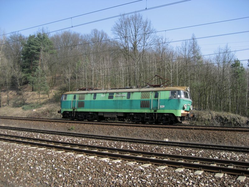 ET22-948 fhrt am 10.03.2008 in Richtung Maksymilianowo.