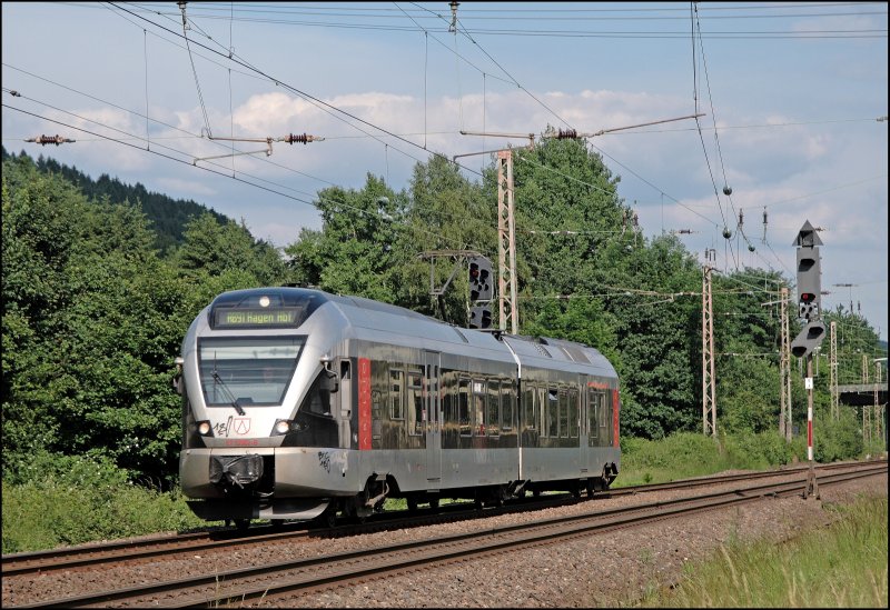 ET22002 ist bei Plettenberg als ABR (RB91  Ruhr-Sieg-Bahn ) nach Hagen Hbf unterwegs. (05.06.2008)