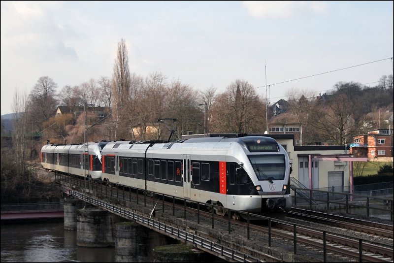 ET22003  ESSEN  ist mit einem ET23 als ABR99646 (RE16  Ruhr-Sieg-Express ) nach Siegen unterwegs. (07.03.2009)
