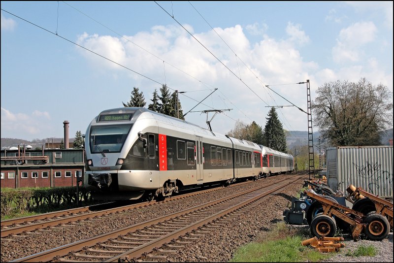 ET22003 und ET23009 sind bei Hohenlimburg als ABR99733, (RB91  Ruhr-Sieg-Bahn ), von Siegen/Iserlohn nach Hagen Hbf unterwegs. (17.04.2008) 