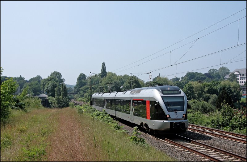 ET22004  HAGEN  hat soeben als ABR33819 (RB40  Ruhr-Lenne-Bahn ) den Harkortsee berquert und strebt dem Ziel Hagen Hauptbahnhof entgegen. (08.06.2008)