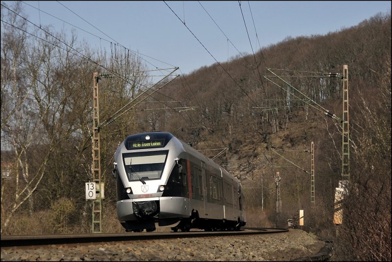 ET22005 und ein Schwestertriebzug legen sich als ABR99642 (RE16  Ruhr-SIEG-Express ) bei Witten in die Kurve. (21.03.2009)

