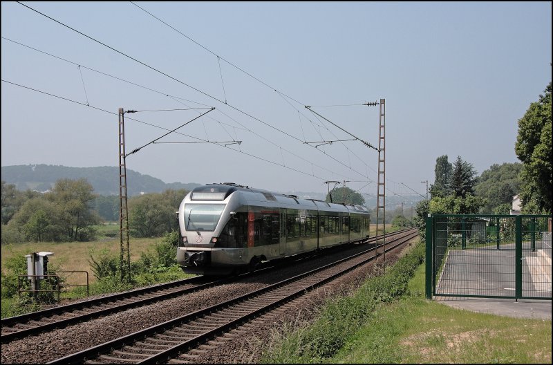 ET22008 ist bei Wetter(Ruhr) als ABR33817 (RB40  Ruhr-Lenne-Bahn ) von Essen Hbf nach Hagen Hbf unterwegs. (08.06.2008)