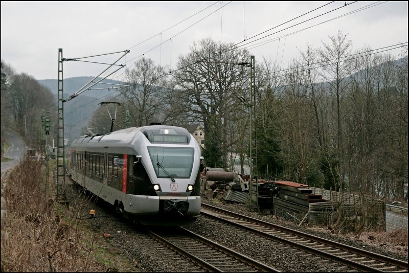 ET22008 fhrt bei Altena (Westf) als ABR99724 (RB91  Ruhr-Sieg-Bahn ) nach Siegen. (07.03.2008)
