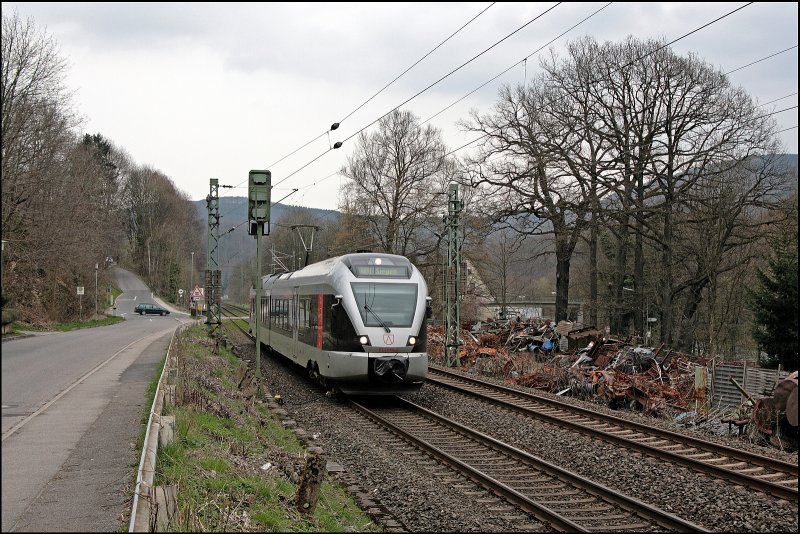 ET22008 ist zwischen Letmathe und Altena(Westf) als ABR99734 (RB91  Ruhr-Sieg-Bahn ) nach Siegen unterwegs. (09.04.2008)

